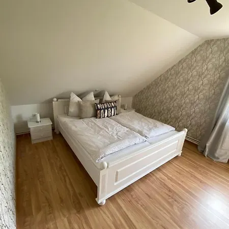 Mit Garten In Nordseenaehe * Langenhorn